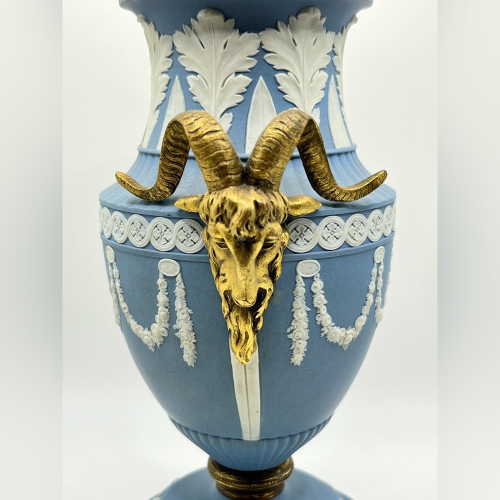 Estate Find Rare Antique Wedgwood Solid Jasper Vase 9 3/8 Inches England 1790s - Picture 2 of 13